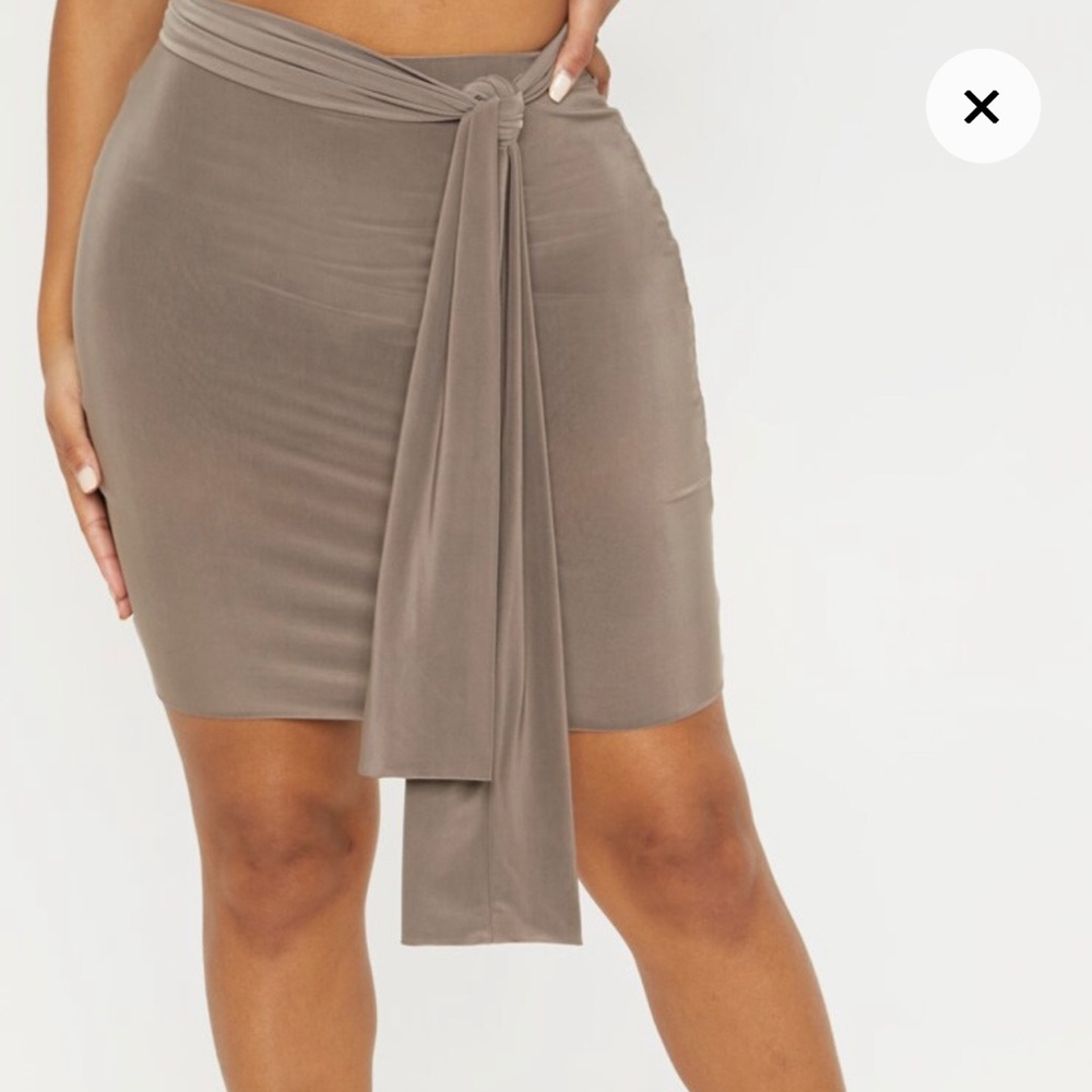 Shape Slinky Mini Skirt PRETTY LITTLE THING